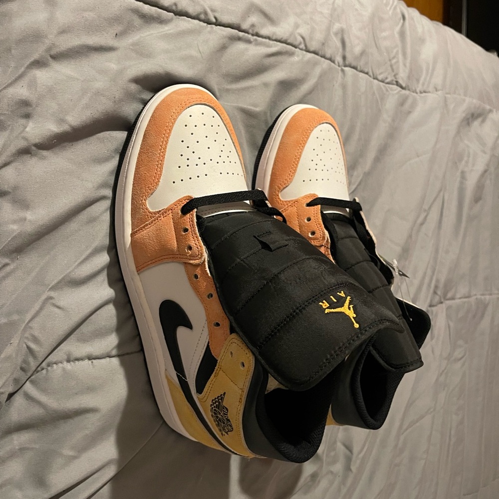 Brand new Jordans size 9 with tags never used before